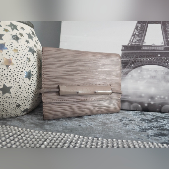 Louis Vuitton Handbags - Louis Vuitton EPI Porte-Monnaie Lilac Elastique Wallet